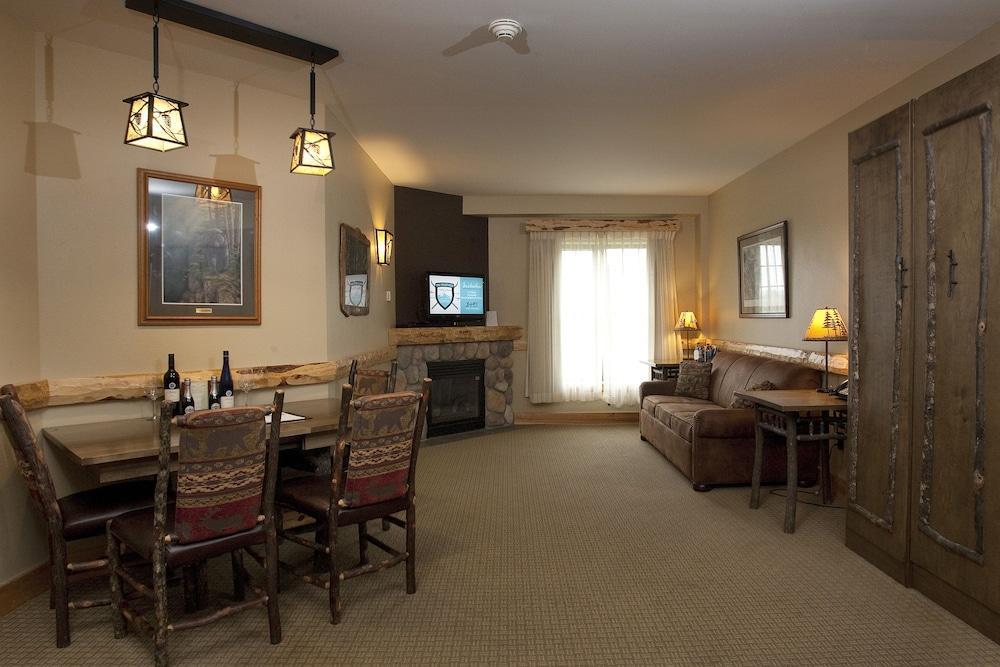 Hope & Indoor Waterpark Resort 4*