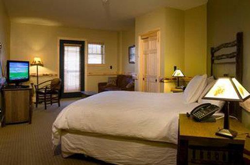 Hope & Indoor Waterpark Resort Cortland
