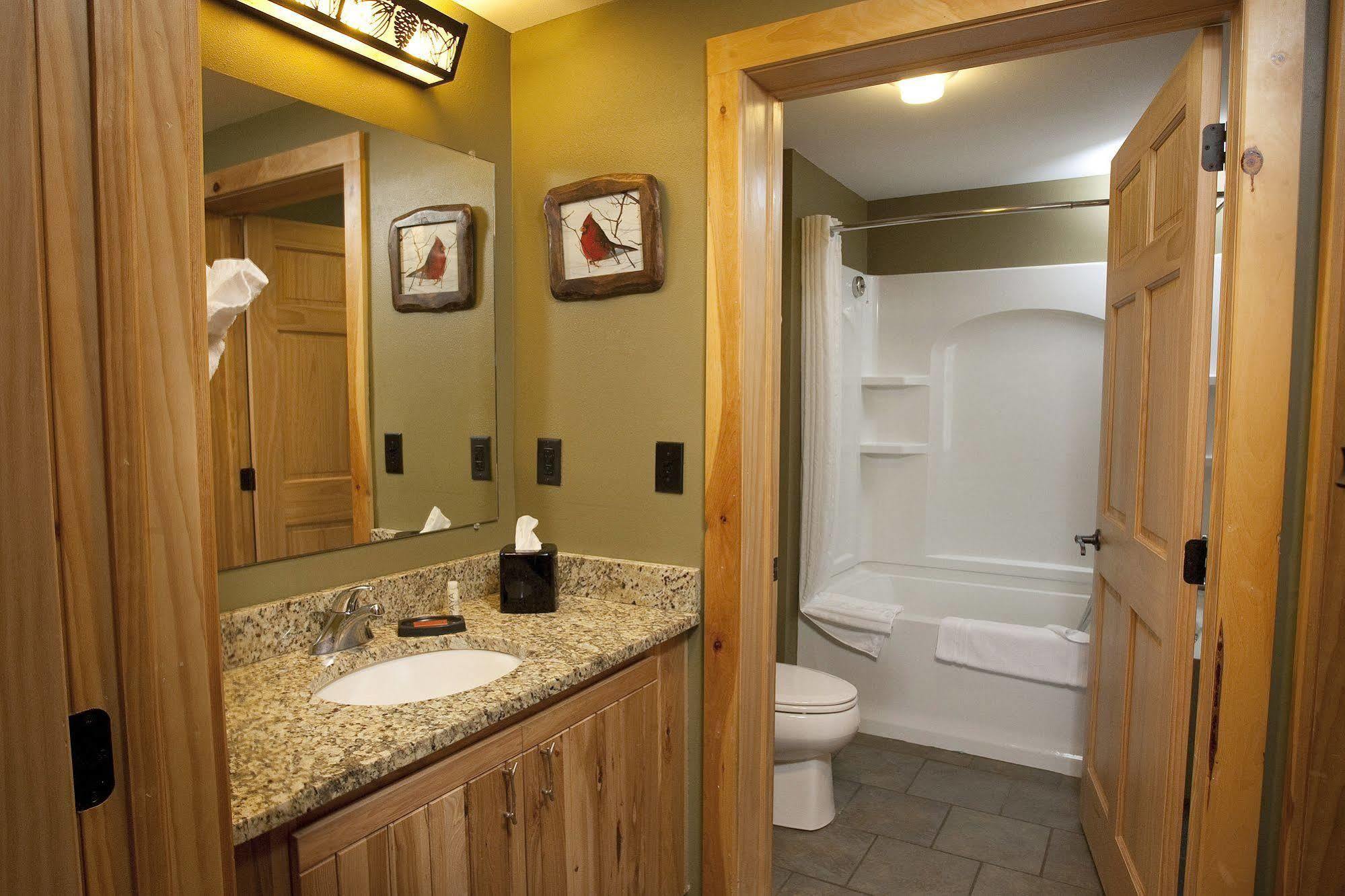 Hope & Indoor Waterpark Resort