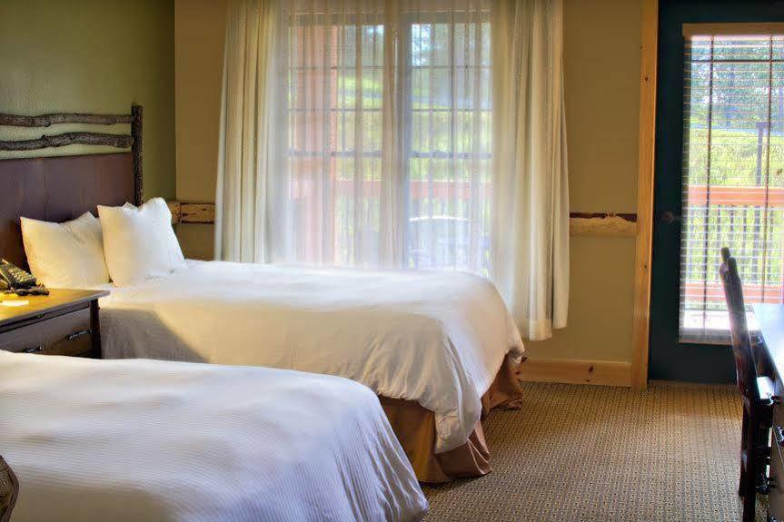 Resort Hope & Indoor Waterpark Cortland